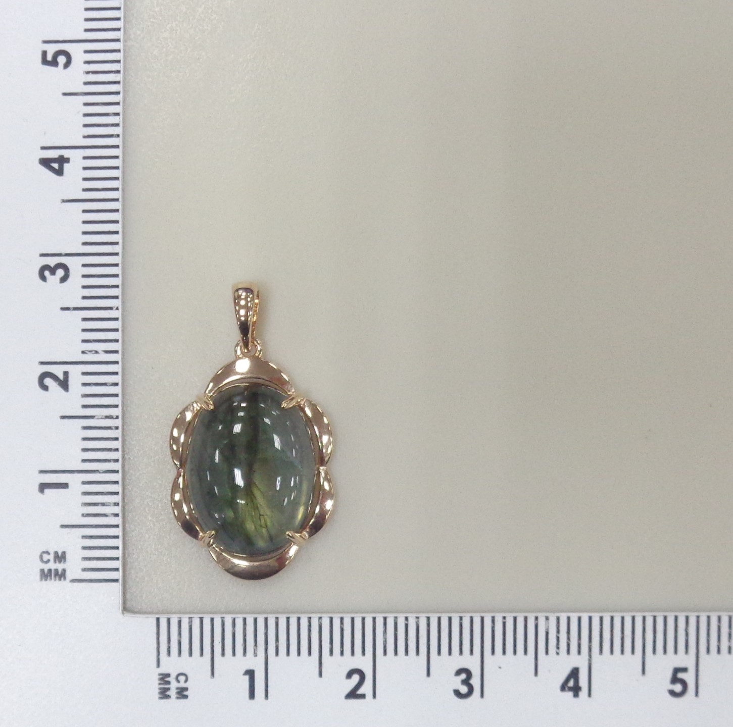 Серебряная подвеска с лабрадоритом